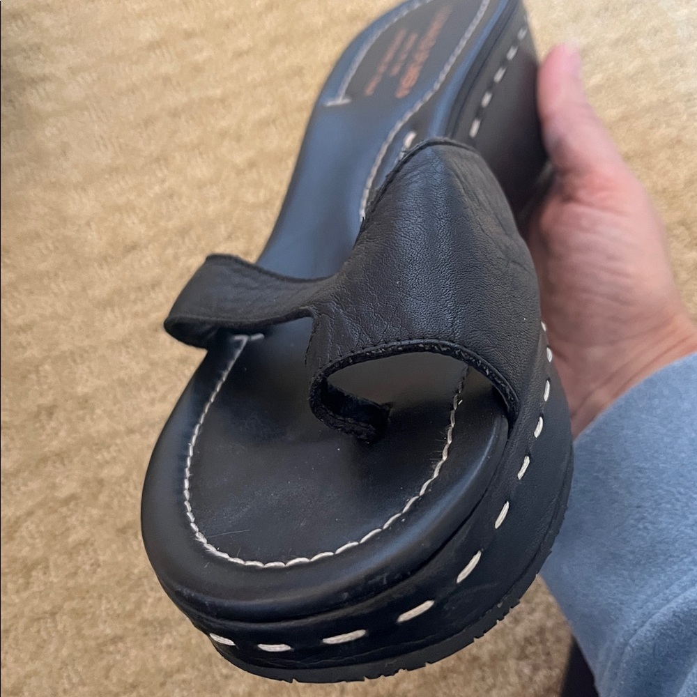 Donald J. Pliner Black Leather Wedge Thong Sandals - Picture 9 of 12